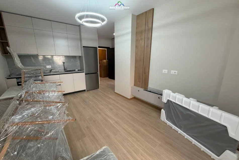 Tirane, jepet me qera apartament 1+1 Kati 2, 90 m² 780 € (Rruga Shyqyri Brari)