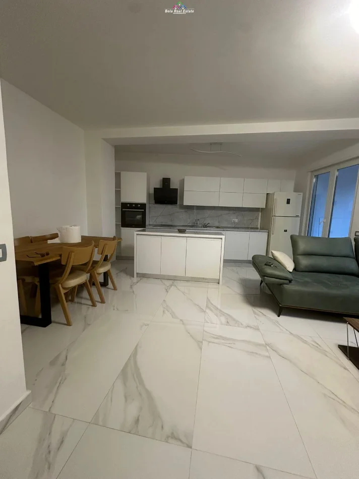 Tirane, jepet me qera apartament 2+1 Kati 2, 100 m² 1.100 € (liqeni i thate)