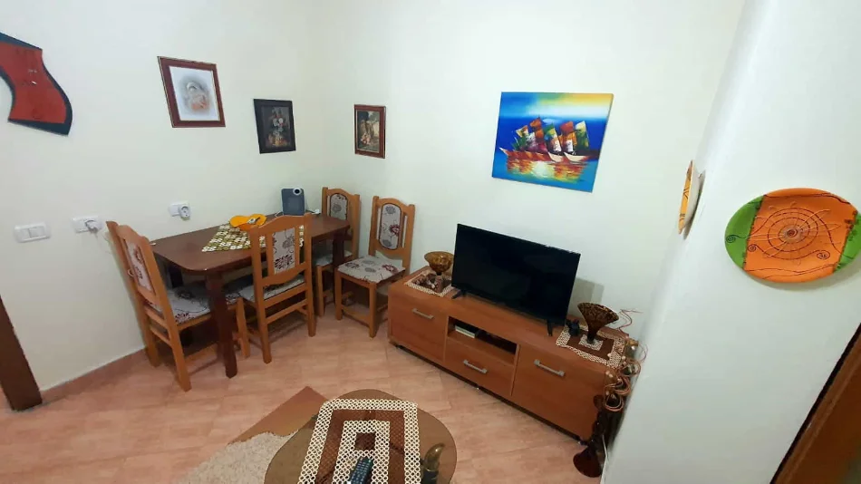 Tirane, jepet me qera apartament 1+1 Kati 8, 40 m² 370 € (5 Maji)