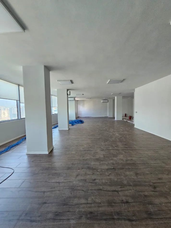 Tirane, shitet ambjent biznesi , 840 m² 2.940.000 € 