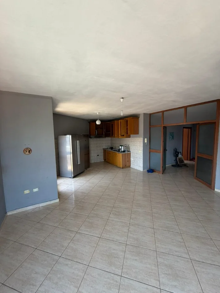 Tirane, jepet me qera apartament 3+1+Ballkon Kati 4, 150 m² 350 € (Astir)