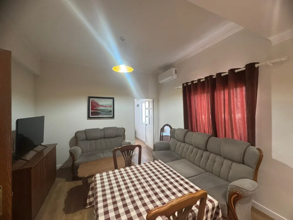 Tirane, jepet me qera apartament 1+1+Ballkon , 60 m² 400 € (Selite e Vogel ( afer uni Marin Barleti))