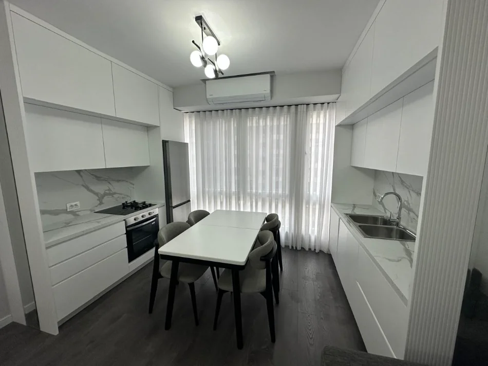 Tirane, jepet me qera apartament 2+1+Ballkon Kati 5, 80 m² 800 € (Ish Stacioni i Treni/Kompleksi Usluga)