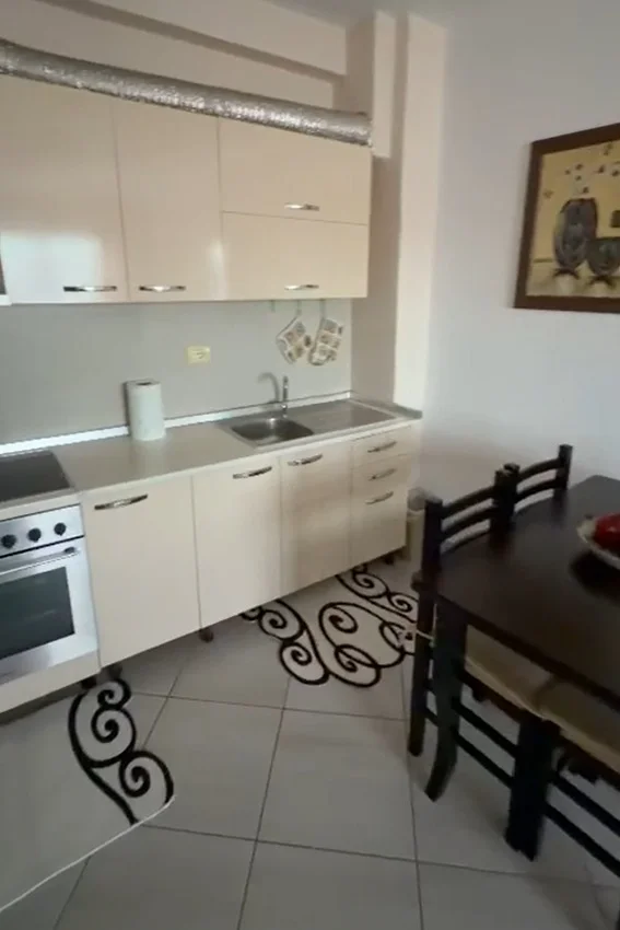 Tirane, jepet me qera apartament 2+1+Ballkon Kati 8, 100 m² 800 € (Kompleksi Zirkon Pranë QSUT)
