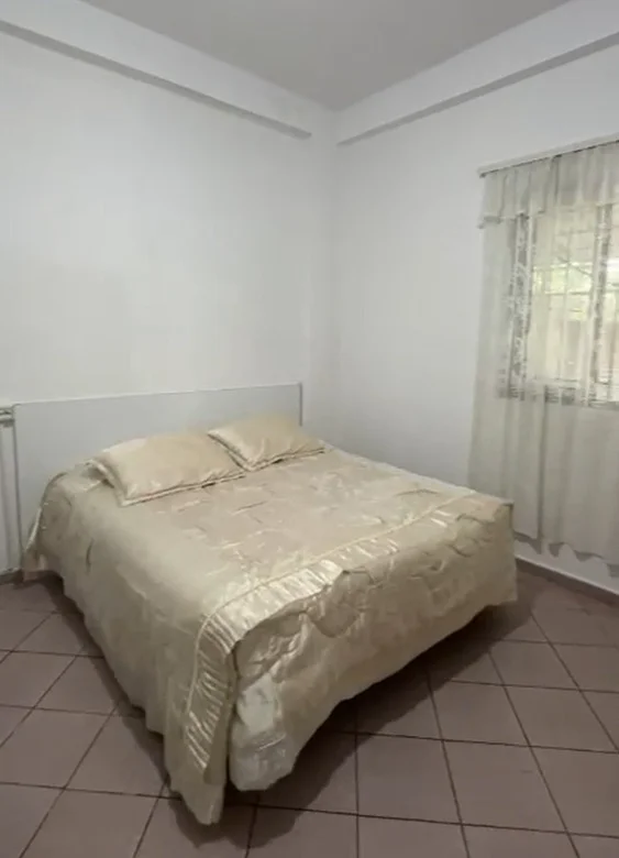 Tirane, jepet me qera apartament 1+1 Kati 1, 65 m² 300 € (Astir)