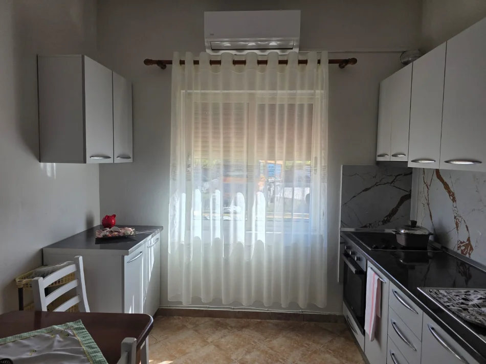 Tirane, jepet me qera apartament 1+1+Ballkon Kati 2, 60 m² 400 € (pranë Spitalit Amerikan 3)