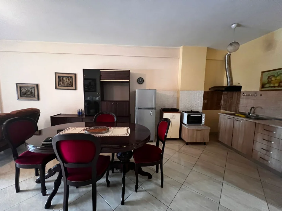Tirane, jepet me qera apartament 1+1+Ballkon Kati 6, 85 m² 600 € (Rruga Siri Kodra)