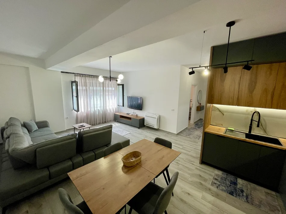 Tirane, jepet me qera apartament 2+1 Kati 3, 118 m² 700 € (Rezidenca Kodra e Diellit)