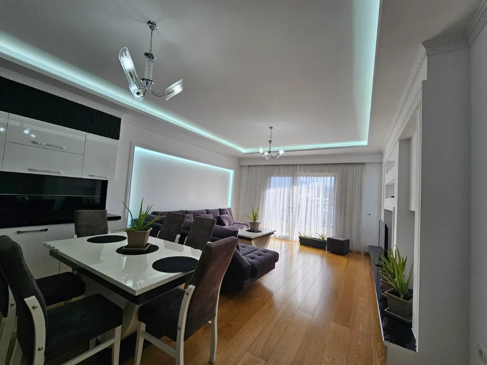 Tirane, jepet me qera apartament 2+1 , 120 m² 900 € (Kopshtit Zoologjik)