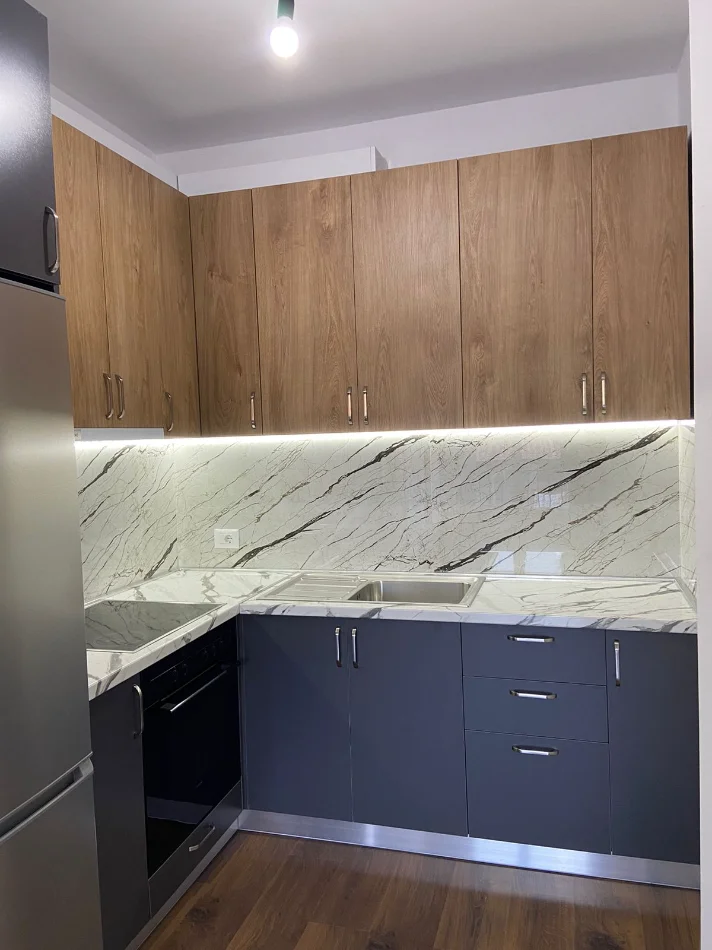 Tirane, jepet me qera apartament 1+1+Ballkon Kati 3, 68 m² 450 € (Rruga e Dibres/Ministria e Mbrojtjes)
