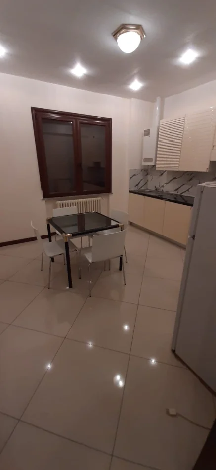 Tirane, jepet me qera Vile 1+1+Ballkon Kati 3, 75 m² 450 € (Kinostudio/Rr.Aleksander i Madh)