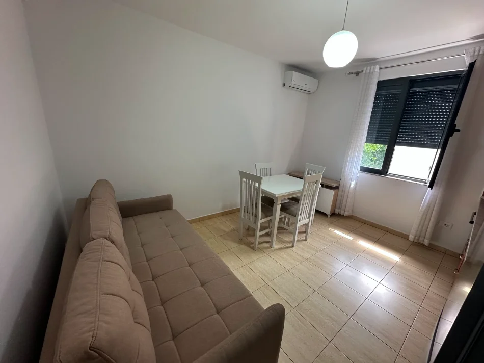 Tirane, jepet me qera apartament 2+1 Kati 3, 70 m² 550 € (Harry Fultz/Rr.Asim Vokshi)