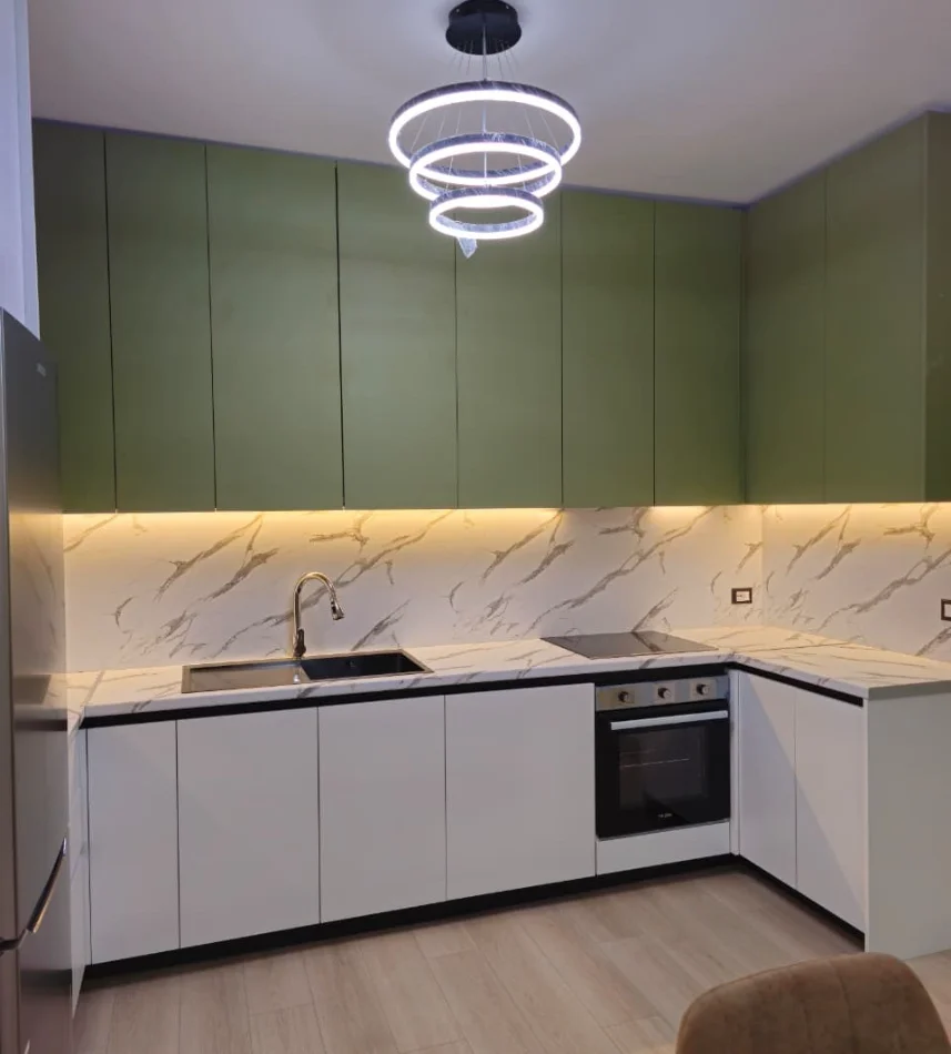 Tirane, jepet me qera apartament 2+1+Ballkon , 120 m² 1.200 € 