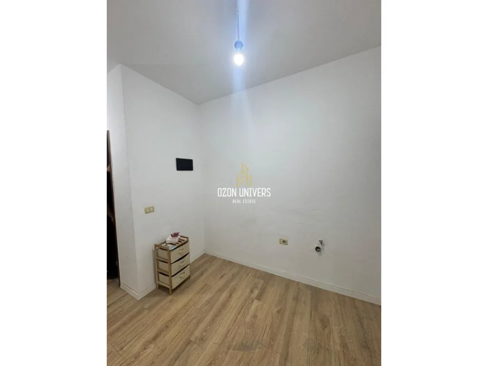 Tirane, shitet apartament 2+1 Kati 2, 72 m² 140.000 € (5 Maji)