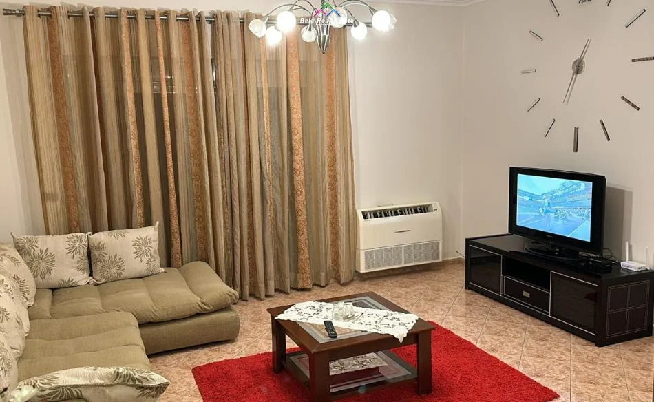 Tirane, jepet me qera apartament 3+1+Ballkon Kati 2, 120 m² 800 € (prane bkt)