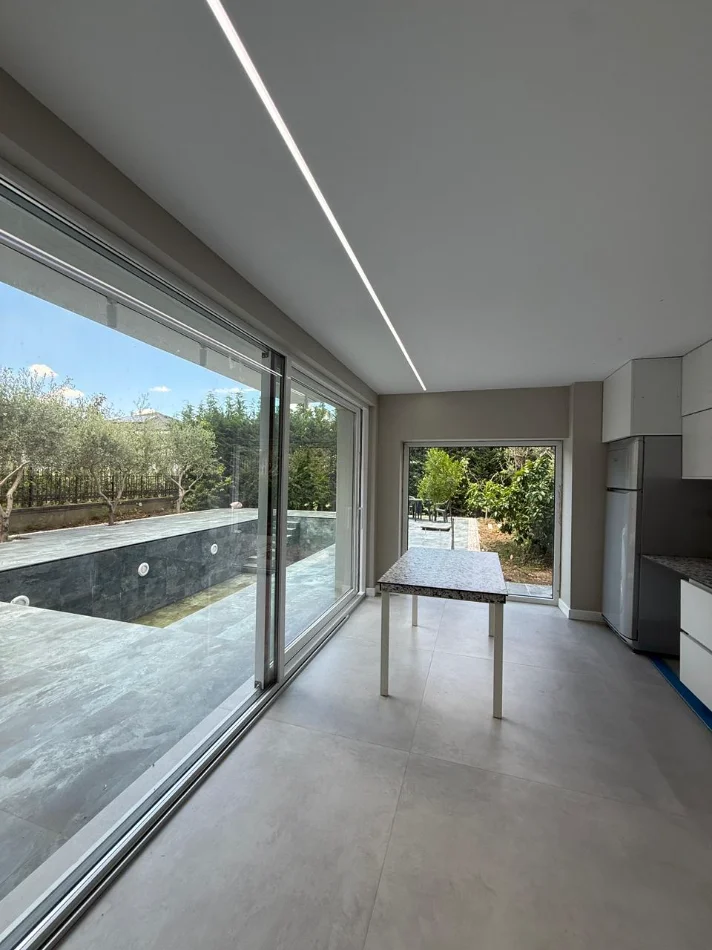 Tirane, jepet me qera Vile Vile 2 Katshe , 1 m² 6.000 € (TEG)