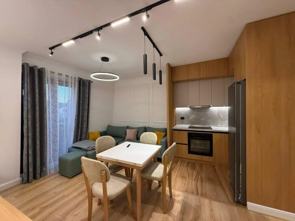 Tirane, jepet me qera apartament 1+1 , 70 m² 800 € (Rruga e kavajes)