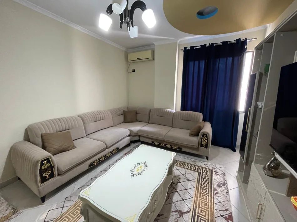 Tirane, jepet me qera apartament 2+1+Ballkon Kati 6, 80 m² 500 € (Bulevardi Migjeni)