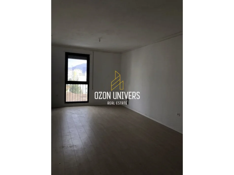 Tirane, jepet me qera apartament 1+1+Ballkon Kati 6, 60 m² (Kompleksi Olimpik, Komuna e Parisit)
