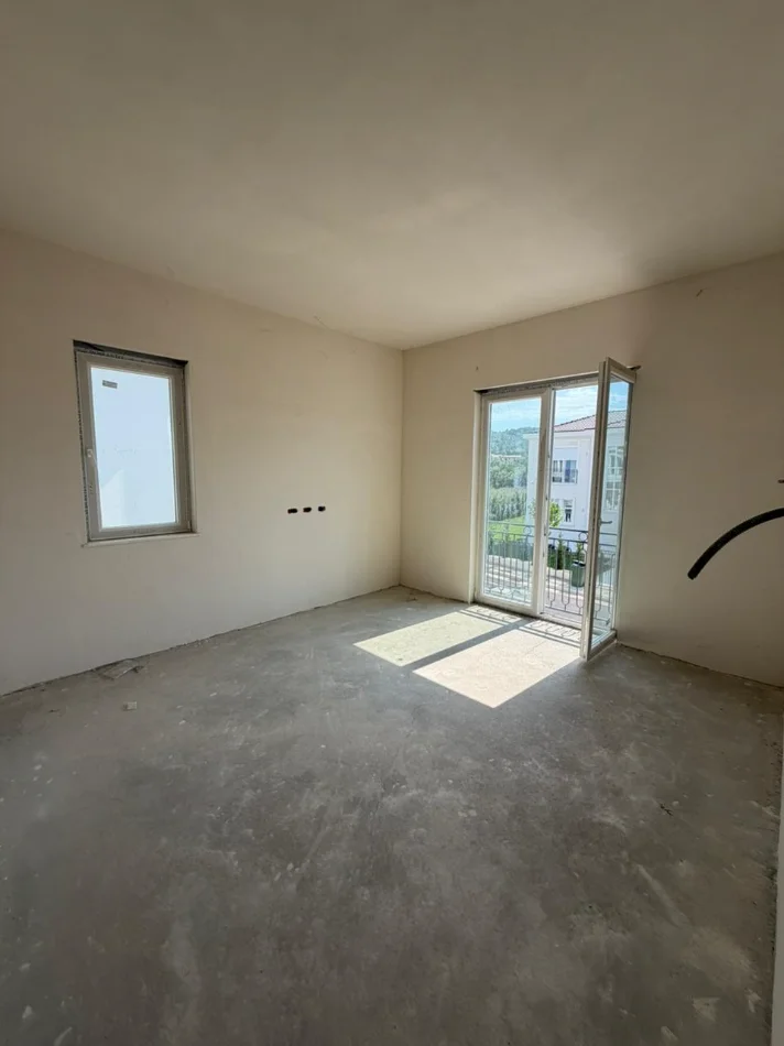 Tirane, shitet Vile 4+1 , 516 m² (TEG)