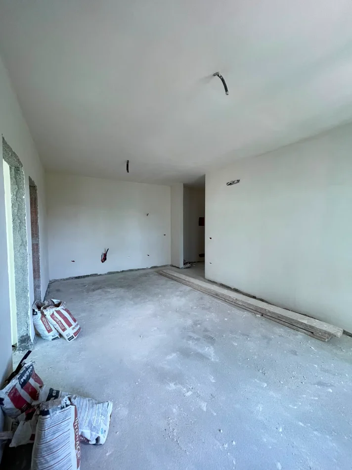 Tirane, shitet apartament 1+1 , 81 m² 90.035 € (Paskuqan)