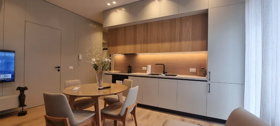 Tirane, jepet me qera apartament 1+1 , 70 m² 900 € (KODRA E DIELLIT)