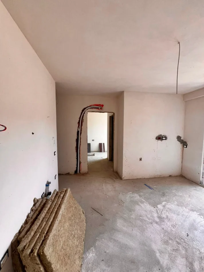 Tirane, shitet apartament 1+1+Ballkon Kati 3, 52 m² 141.600 € (Shkolla Osman Myderizi)