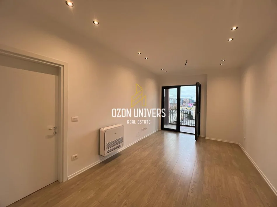 Tirane, jepet me qera apartament 1+1+Ballkon Kati 4, 77 m² 650 € (Garden Building, Rruga e Kavajës)