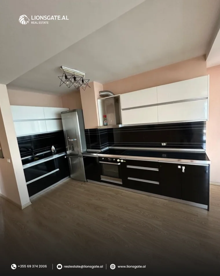 Tirane, jepet me qera apartament 2+1 Kati 2, 104 m² 650 € 