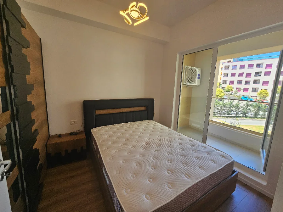 Tirane, jepet me qera apartament 1+1+Ballkon Kati 3, 60 m² 400 € (Kompleksi Kadiu)