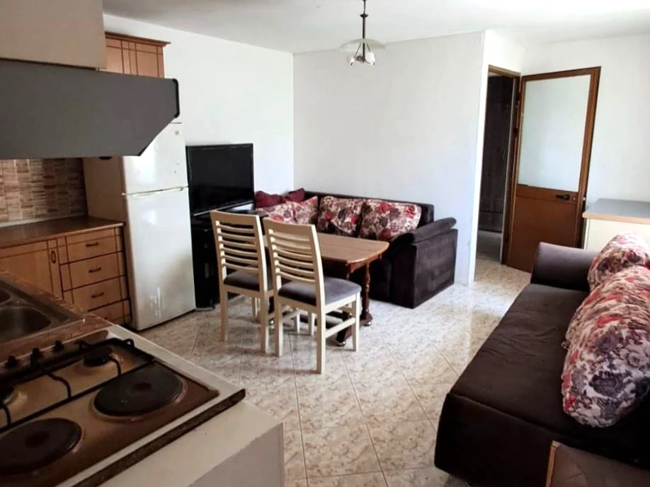 Tirane, jepet me qera shtepi 2+1 Kati 1, 70 m² 300 € 