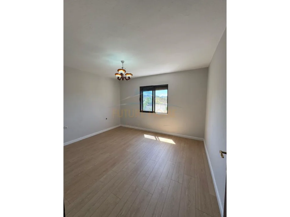 Tirane, shitet apartament 1+1 Kati 4, 60 m² 108.000 € (Ali Demi)