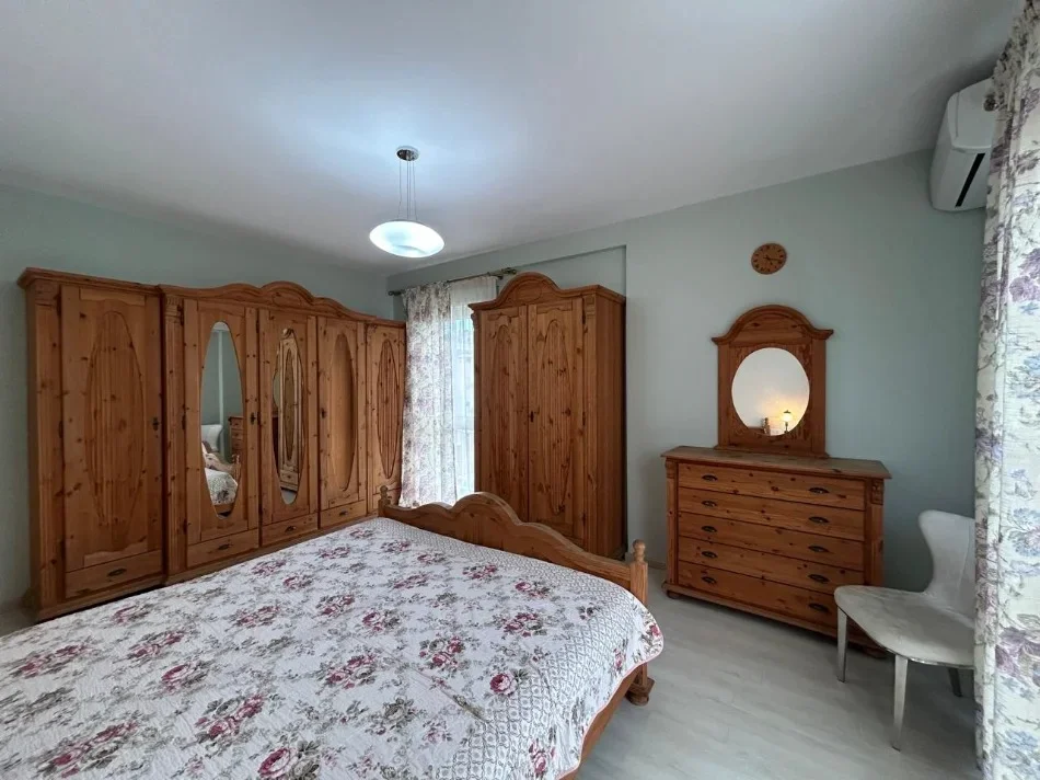 Tirane, jepet me qera apartament 3+1+Ballkon Kati 4, 123 m² 850 € (Jordan Misja)