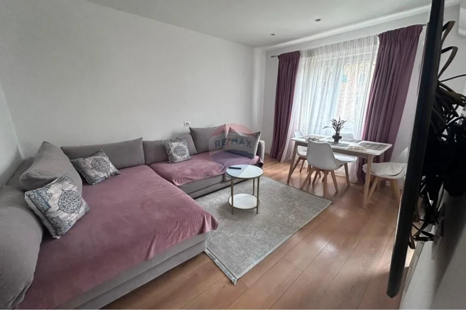 Tirane, jepet me qera apartament 1+1 Kati 4, 55 m² 650 € (rruga myslym shyri)