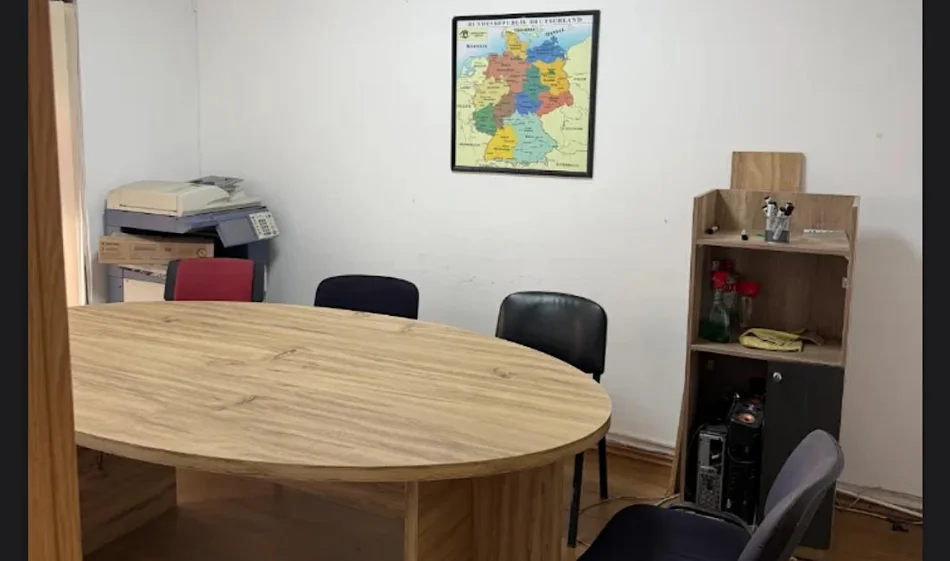 Tirane, jepet me qera zyre Kati 2, 70 m² 500 € (rruga e Elbasanit)
