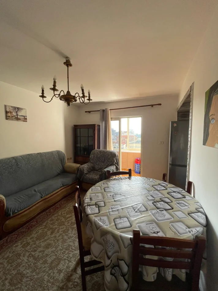 Tirane, jepet me qera apartament 2+1+Ballkon Kati 5, 79 m² 600 € (Rruga Siri Kodra)