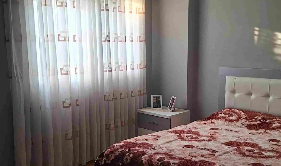 Tirane, jepet me qera apartament 2+1 Kati 3, 120 m² 800 €