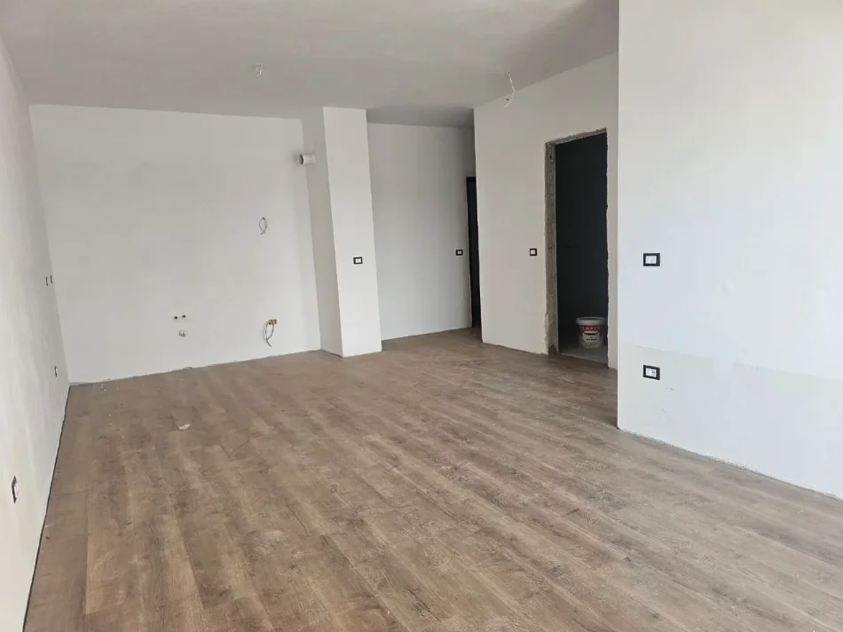 Tirane, shitet apartament 1+1 , 71 m² 93.314 € (UNIVERS CITY)