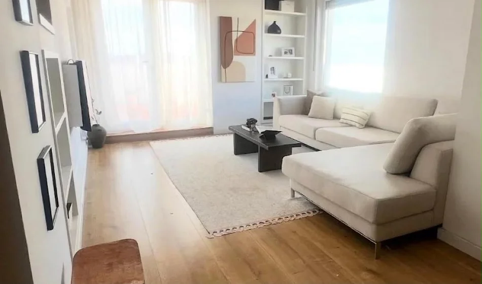 Tirane, jepet me qera apartament+verande | Penthouse 2+1 Kati 7, 180 m² 1.200 € (Bill Klinton)