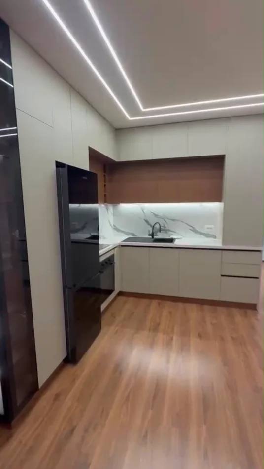 Tirane, jepet me qera apartament 2+1 Kati 6, 114 m² 1.000 € 