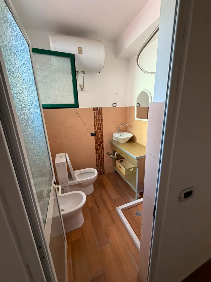 Tirane, jepet me qera apartament 1+1 Kati 2, 70 m² 700 € (Ismail Qemali)
