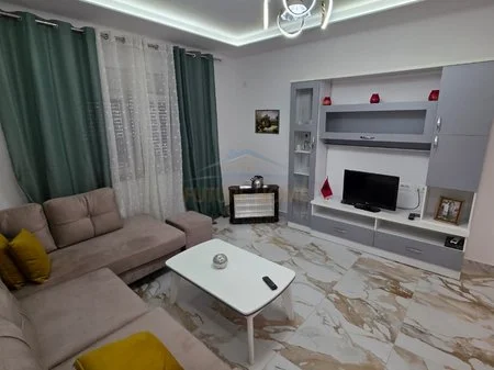 Tirane, jepet me qera shtepi 2+1+Aneks+Ballkon Kati 2, 100 m² 600 € (Ali Demi)