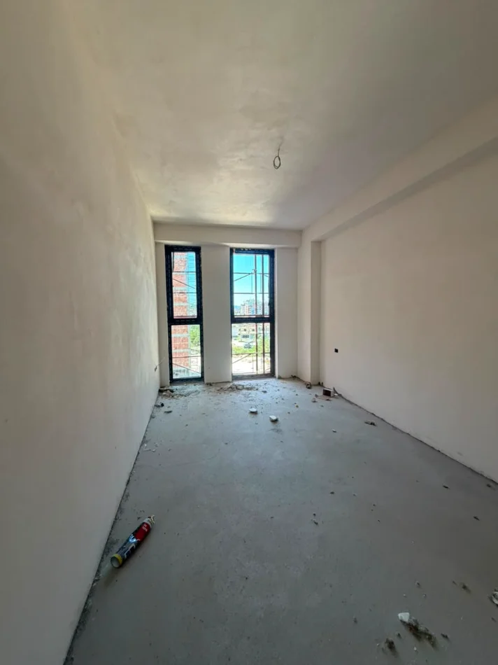 Tirane, shitet apartament 3+1 , 165 m² 273.200 € (ish parku)