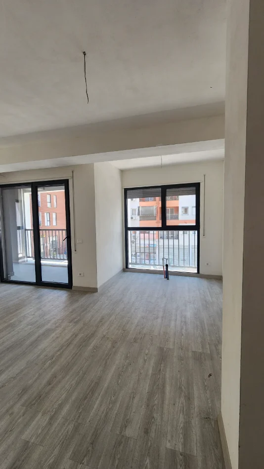 Tirane, shitet apartament 3+1 , 147 m² 272.700 € (Bulevardi i Ri)