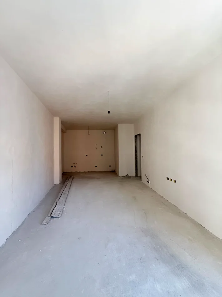 Tirane, shitet apartament 1+1 , 81 m² 162.000 € 