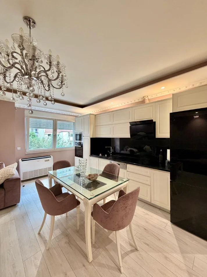 Tirane, shitet apartament 3+1 , 120 m² 320.000 € 