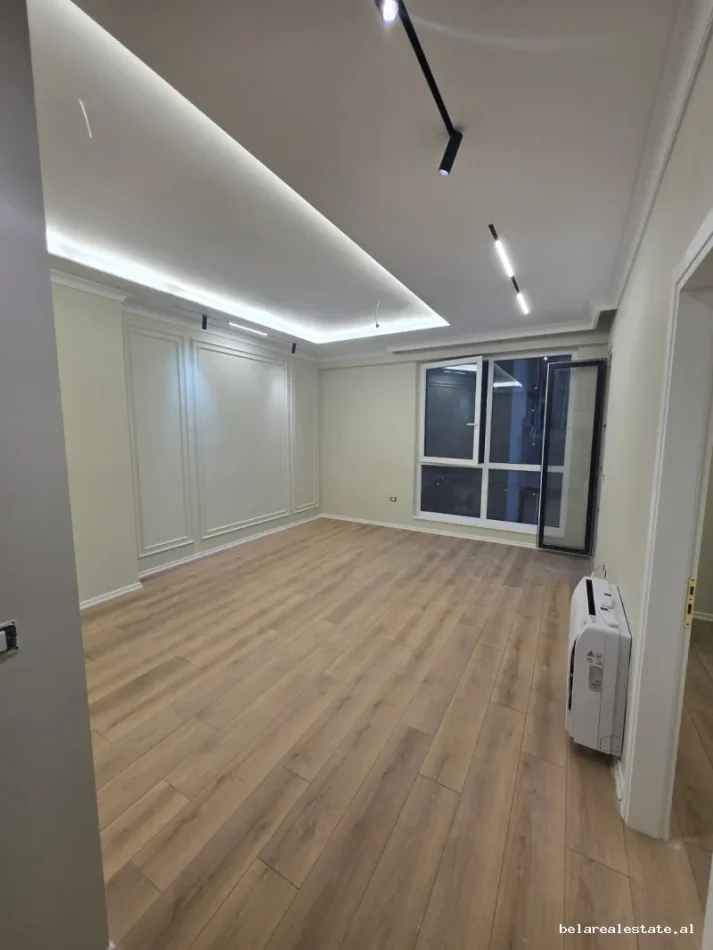 Tirane, jepet me qera zyre Kati 2, 67 m² 6.000 € 