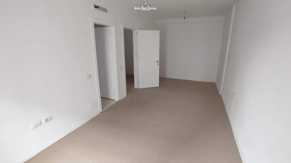 Tirane, jepet me qera zyre Kati 2, 100 m² 640 € (Xhanfize Keko)