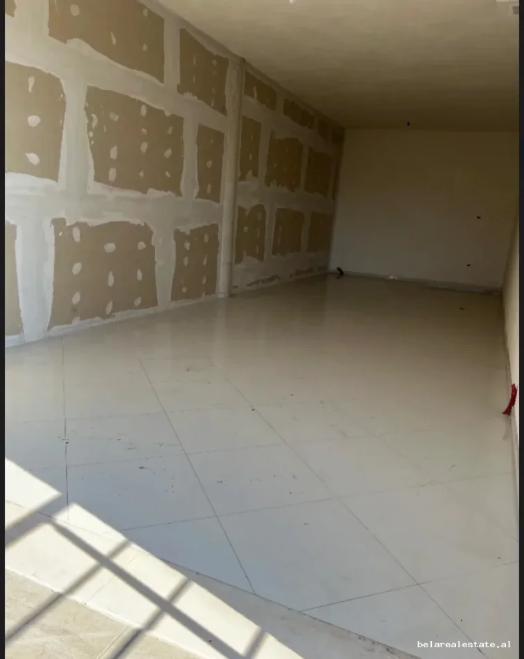 Tirane, jepet me qera magazine Kati 0, 110 m² 750 € (rruga Hysen Selmani)