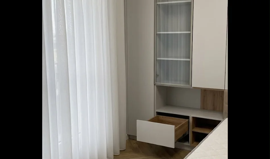 Tirane, jepet me qera 1+1 Kati 2, 60 m² 550 € 